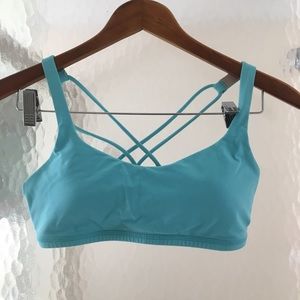 Lululemon Free To Be sports bra size 6